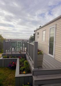 Ard Na Leice Scenic Escape with Lake Views