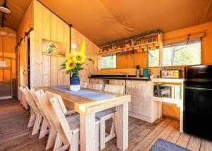 The Kingfisher Safari Tent - pets welcome