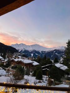 Chalet Les Moulins 5 chambres cheminée piscine sauna parking privé