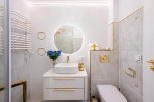 Grand Central Suite 5min from Central Station with a balcony& air conditioning