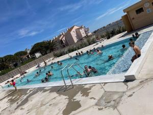 T3 terrasse et piscine
