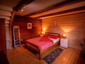 Wooden veggie house Koliba near Plitvice Lakes