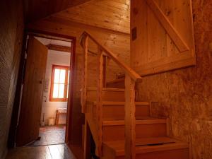 Wooden veggie house Koliba near Plitvice Lakes