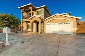 Luxurious Family-Friendly Getaway - Sabre Springs