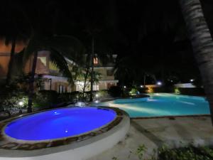 Ground Floor Apartment with 2 bedrooms and 2 bathrooms opposite pool