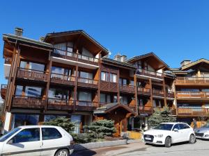 Appartements Charmant 2 pieces traversant a Courchevel, idealement situe face aux pistes et pres de la Maison des Enfants - FR-1-514-1 : photos des chambres
