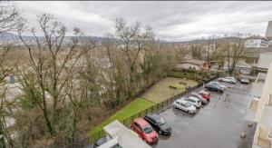 Studio moderne chaleureux et calme