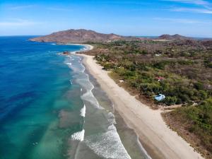 Villa Serenity 6 bedroom - 1 minute to the beach