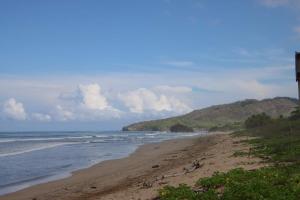 Villa Serenity 6 bedroom - 1 minute to the beach