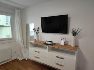 White & Wood Miño Apartament