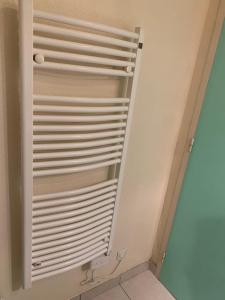 Très jolie studio à louer avec sa belle terrasse de 4m2 idéalement situé dans un hôtel thermale