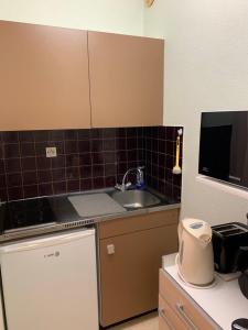 Très jolie studio à louer avec sa belle terrasse de 4m2 idéalement situé dans un hôtel thermale