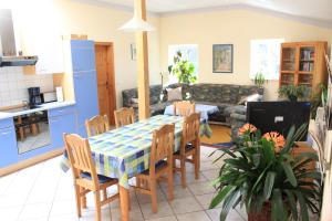 Heidehof Carstens - Ferienwohnung Kornblume