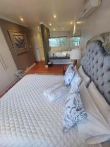 EIGHT VILLA DE PORT iKamva