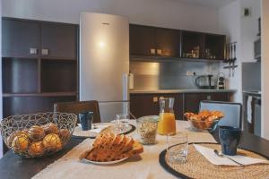 Le Rivieira garage et terrasse, au bord du Lez