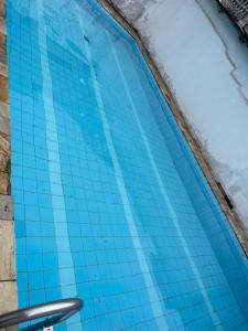 Casa com piscina e churrasqueira