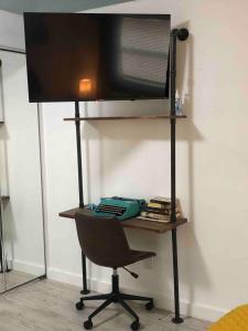 St Pete Modern Retro Oasis