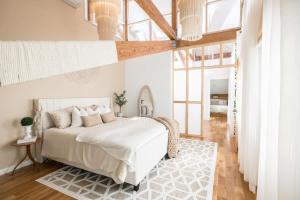 Light filled zen 3BR Penthouse - 7 min to Westport