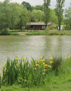 Exclusive Lodge overlooking private lake