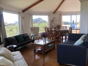 Casa en condominio con playa interior a dos horas de Santiago