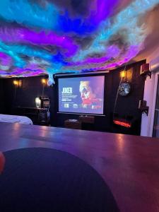 Apartment Cinema, Jacuzzi, Borne arcade
