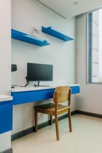 Blue Garden Urban Skyline Suite