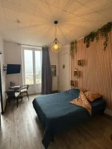 Studio meublé en Centre Ville avec vue sur la Dent du Chat - 姆克西