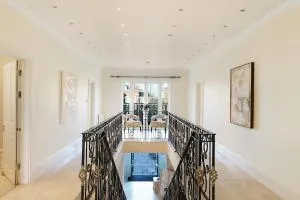 8BR Premium Mansion with Event Hall, Cinema and Game Room - Redbridge