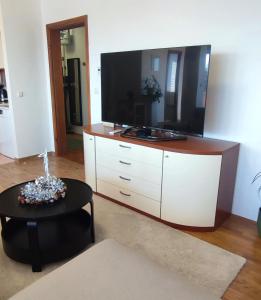 Apartman Val - Blizu Jaruna i centra, s parkingom i terasom