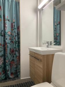 Appartamento con 2 stanze da letto vicino la stazione Metro di Mozart Plads