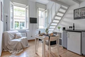 Two-room apartment San Babila Milan