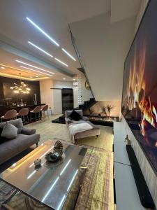 Luxury Central Cosy Villa