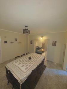 Spacious 2BR Pet-Friendly Stay in Maadi