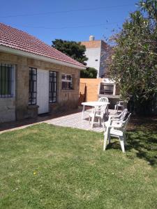 Casa de Piedra - a 2 cuadras del mar - solo familias