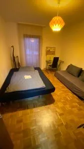 Privatzimmer im 1 OG in einem Reihenhaus mit gemeinschaftlichen Zimmern - Gaiberg