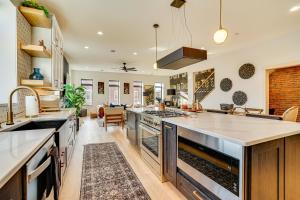 1 Block to Lake City Marina Condo with Rooftop Deck