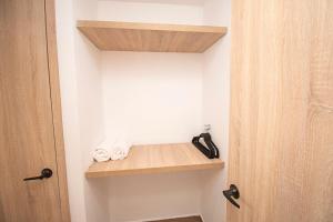 Lux Beach House, Aldaba Selection