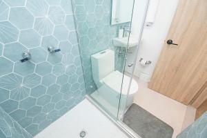 Lux Beach House, Aldaba Selection