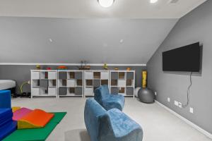 Kellers Crown - 5BR Near Stadiums with Hot Tub & Pool Table