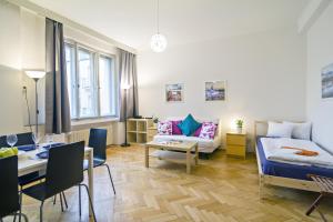 Apartment Moldau by RENTeGO, Appartamenti - Praga