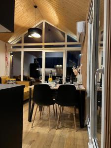 Venice House — Domek przy plaży, sauna, jacuzzi