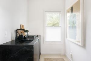 Stylish Guesthouse near Bishop Arts and Downtown Dallas