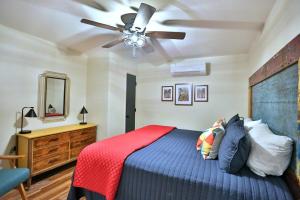 The Hala Lodge and Campground -Riverfront Class 5 -2bed 2bath on Nantahala River