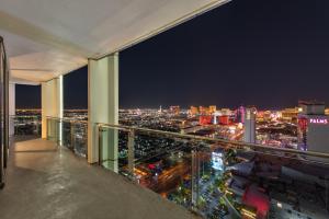 Palms Place 38302 & 38304