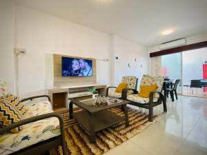 Casa en Playas, con salida al MAR, Vía Data Posorja, Villamil Playas
