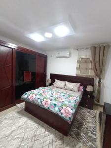 كورنيش المعادى بالقرب من مستشفى السلام الدولى