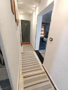 كورنيش المعادى بالقرب من مستشفى السلام الدولى