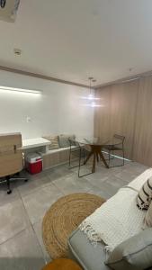 Flat em Hotel de Luxo beira mar da grife Ritz suítes com vista ampla para todo o mar da cruz das almas, jatiúca e ponta verde, com toda estrutura de um hotel lindo e arrojado, academia, piscina e muito mais, venha viver essa experiência incrível!