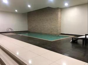Moderna Suite - Parqueo - Piscina - CitySuites 1204