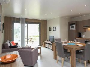 Lakeside Bliss Retreat